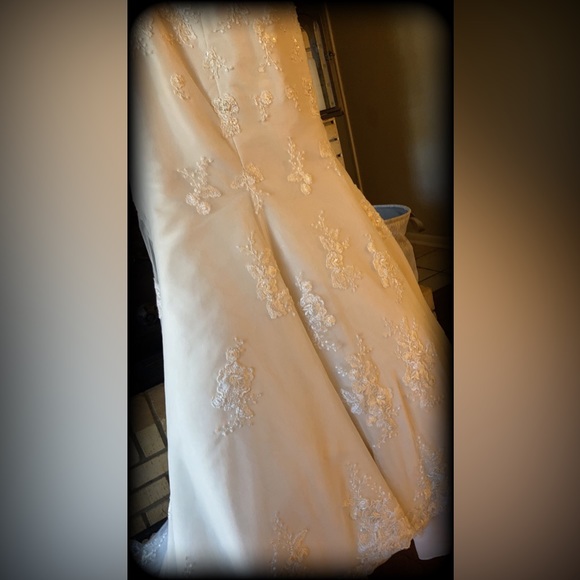 Beautiful Stella York design Wedding Dress size 8 - Picture 5 of 8